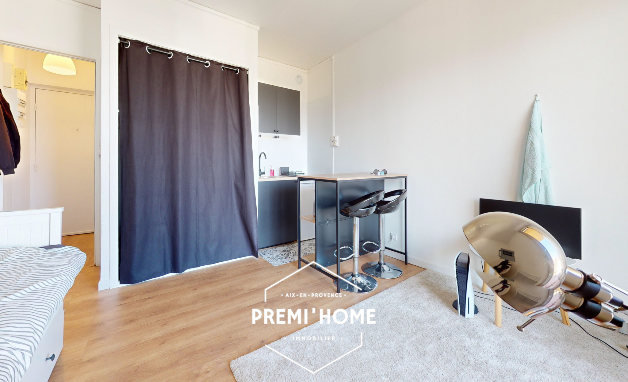 Studio de 20m2 refait à neuf avec balcon au 7ème étage avec - Premi'home Agence immobilière Aix En Provence