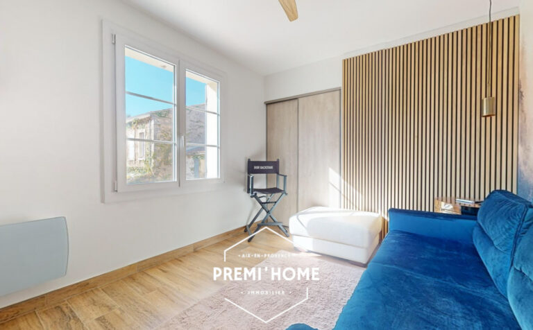 A VENDRE PROPRIÉTÉ 2 MAISONS RÉNOVÉES AVEC PISCINE SALON DE - Premi'home Agence immobilière Aix En Provence