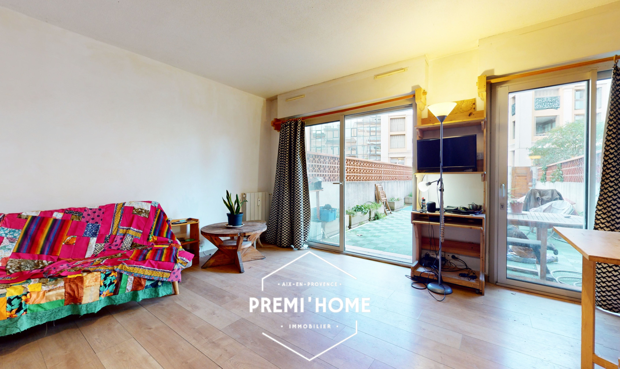 A VENDRE STUDIO AVEC TERRASSE AIX EN PROVENCE - Premi'home Agence immobilière Aix En Provence