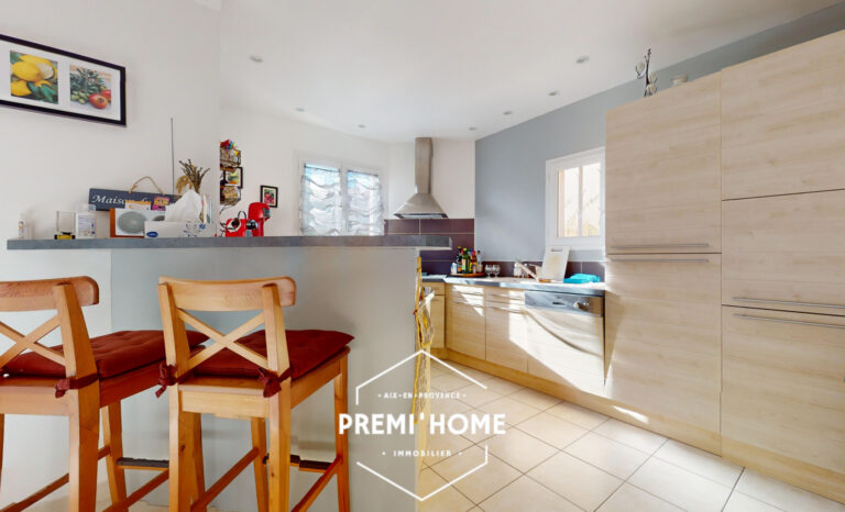 A VENDRE MAISON T4 DANS RÉSIDENCE AVEC PISCINE – MOURIÈS - Premi'home Agence immobilière Aix En Provence