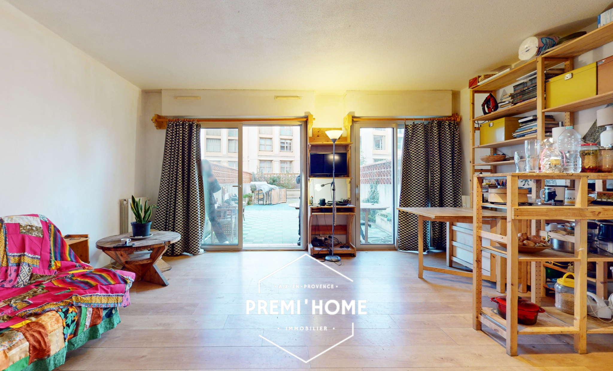 A VENDRE STUDIO AVEC TERRASSE AIX EN PROVENCE - Premi'home Agence immobilière Aix En Provence