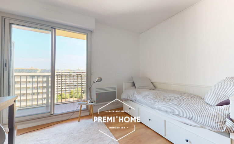 Studio de 20m2 refait à neuf avec balcon au 7ème étage avec - Premi'home Agence immobilière Aix En Provence