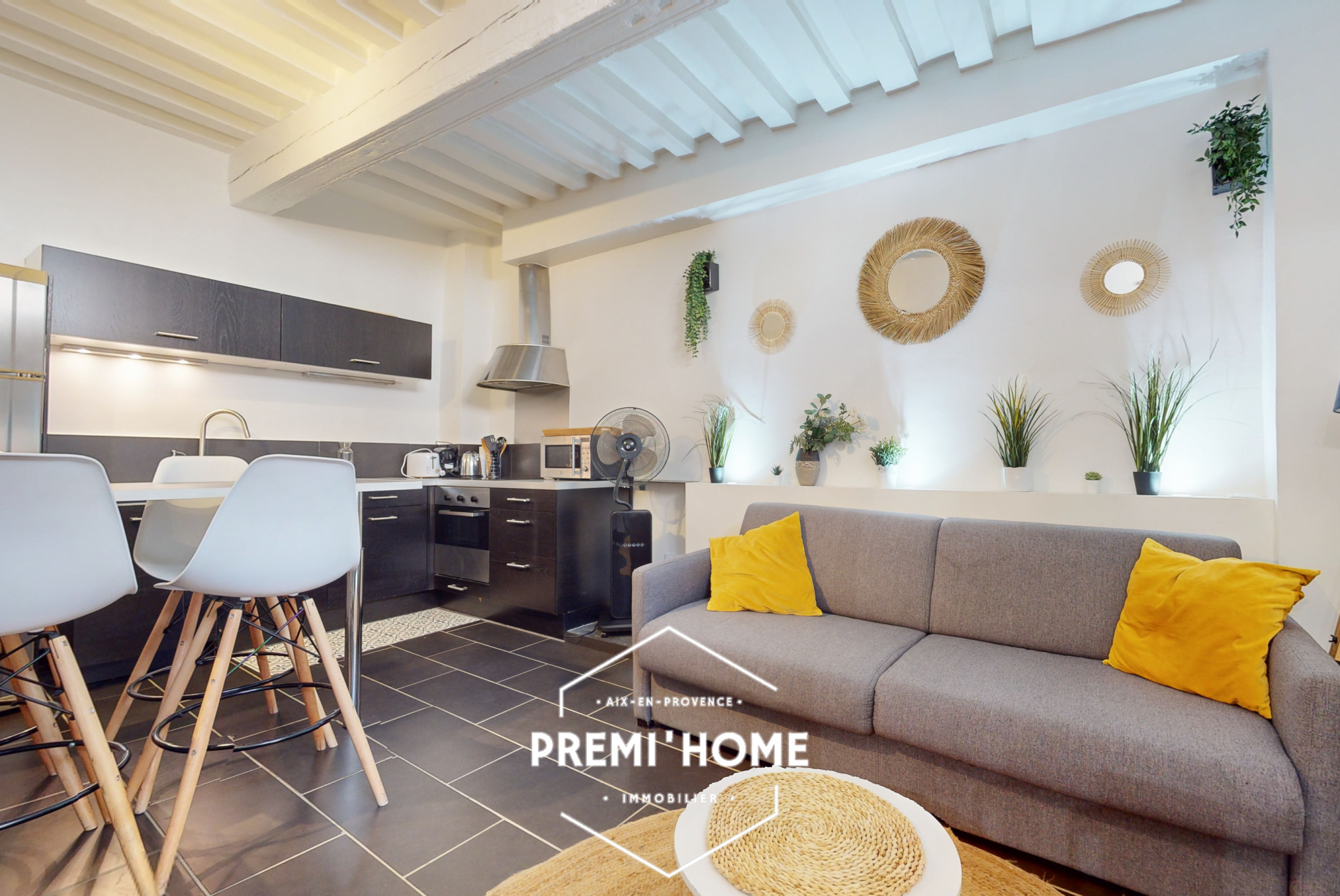 A VENDRE T2 RENOVE CENTRE HISTORIQUE - Premi'home Agence immobilière Aix En Provence