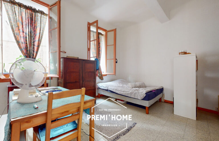STUDIO LOUE CENTRE VILLE HISTORIQUE - Premi'home Agence immobilière Aix En Provence