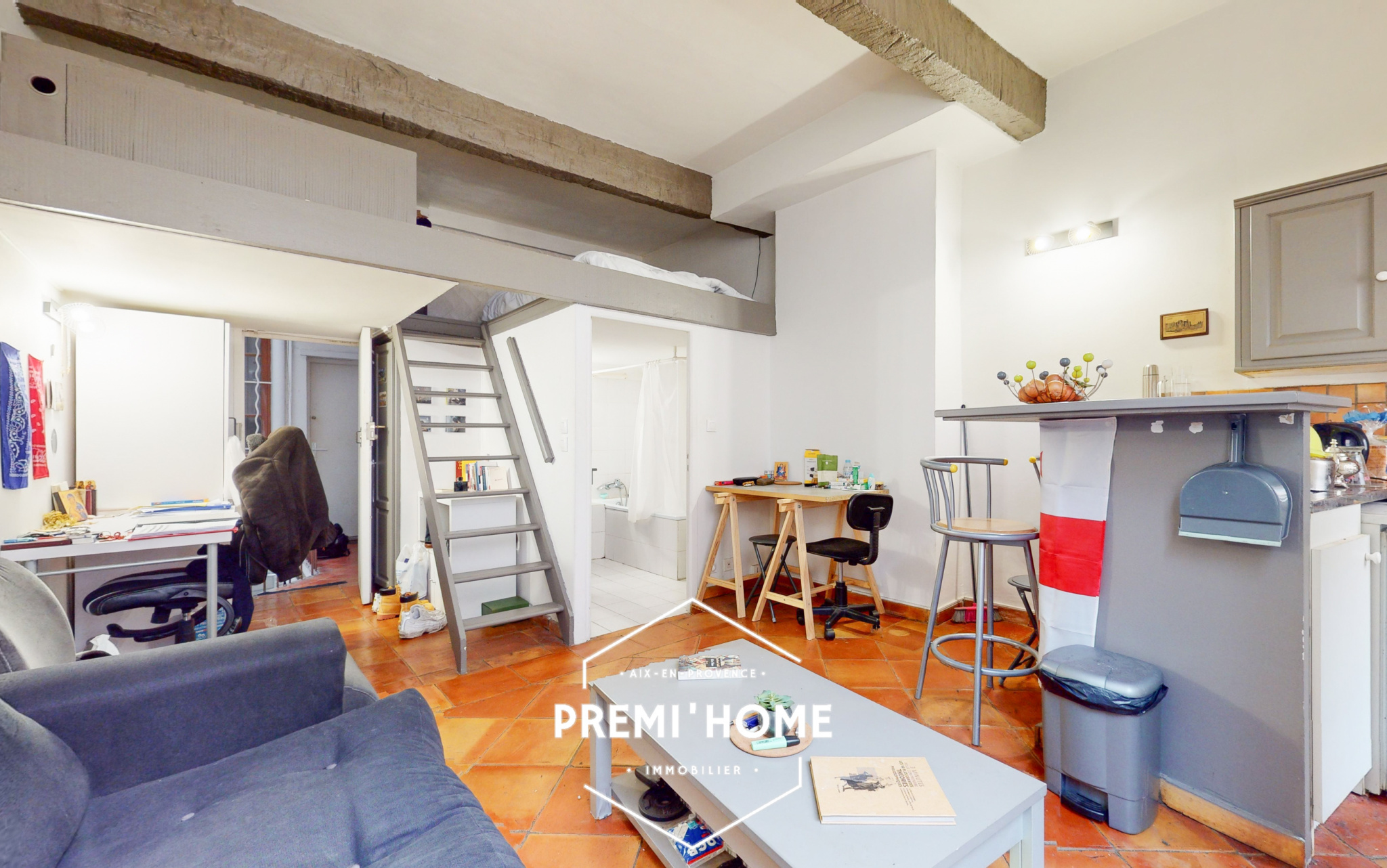 A VENDRE STUDIO AVEC MEZZANINE AIX EN PROVENCE - Premi'home Agence immobilière Aix En Provence