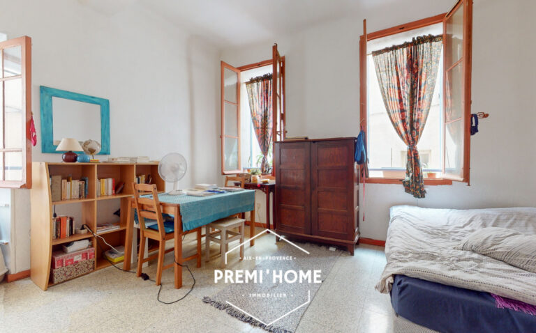 STUDIO LOUE CENTRE VILLE HISTORIQUE - Premi'home Agence immobilière Aix En Provence