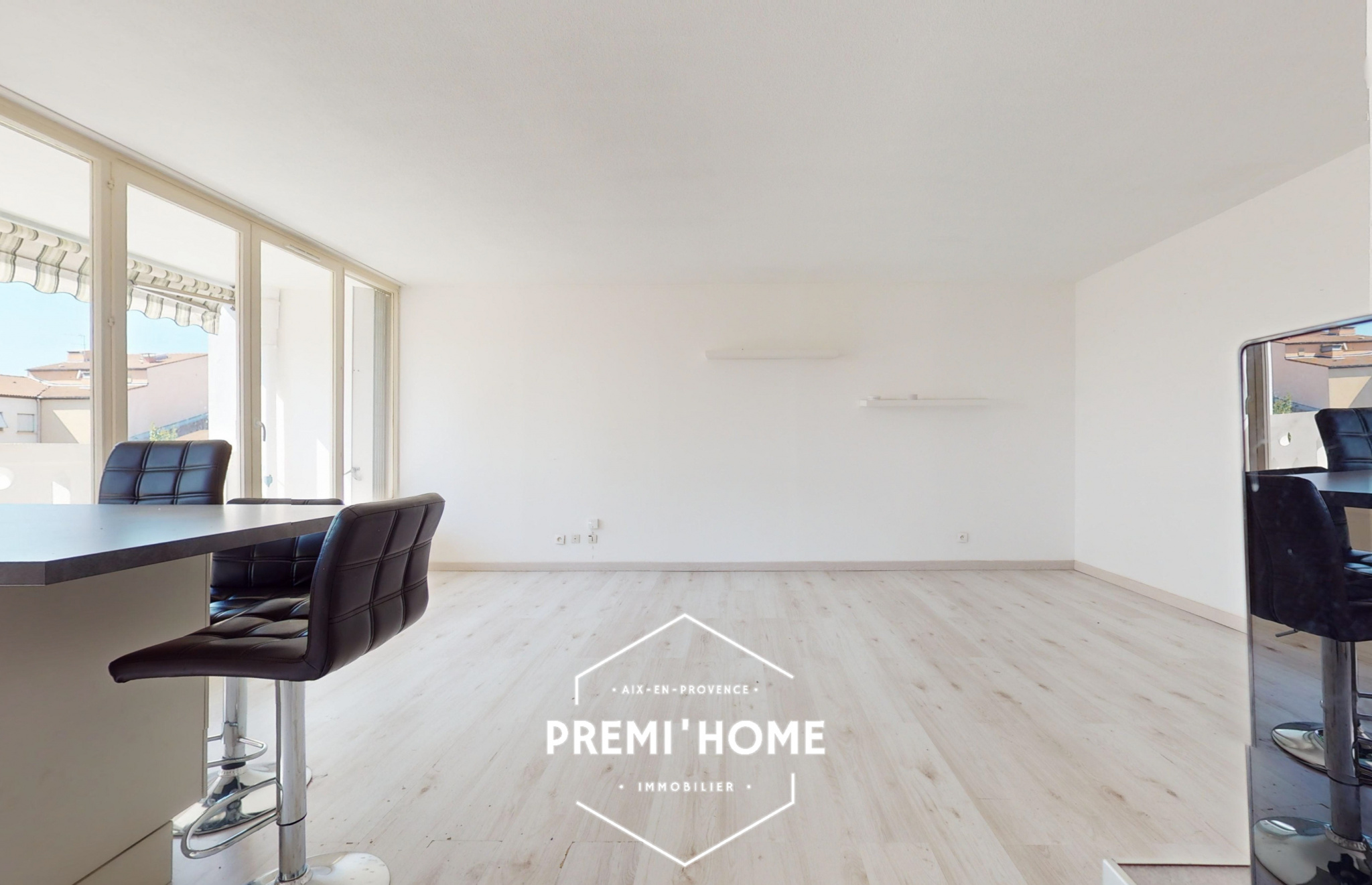 A VENDRE GRAND T2 AVEC ASCENSEUR AIX OUEST - Premi'home Agence immobilière Aix En Provence