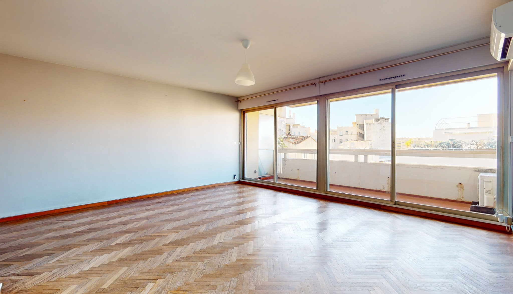 A VENDRE T3 RUE PARADIS MARSEILLE 13008 - Premi'home Agence immobilière Aix En Provence