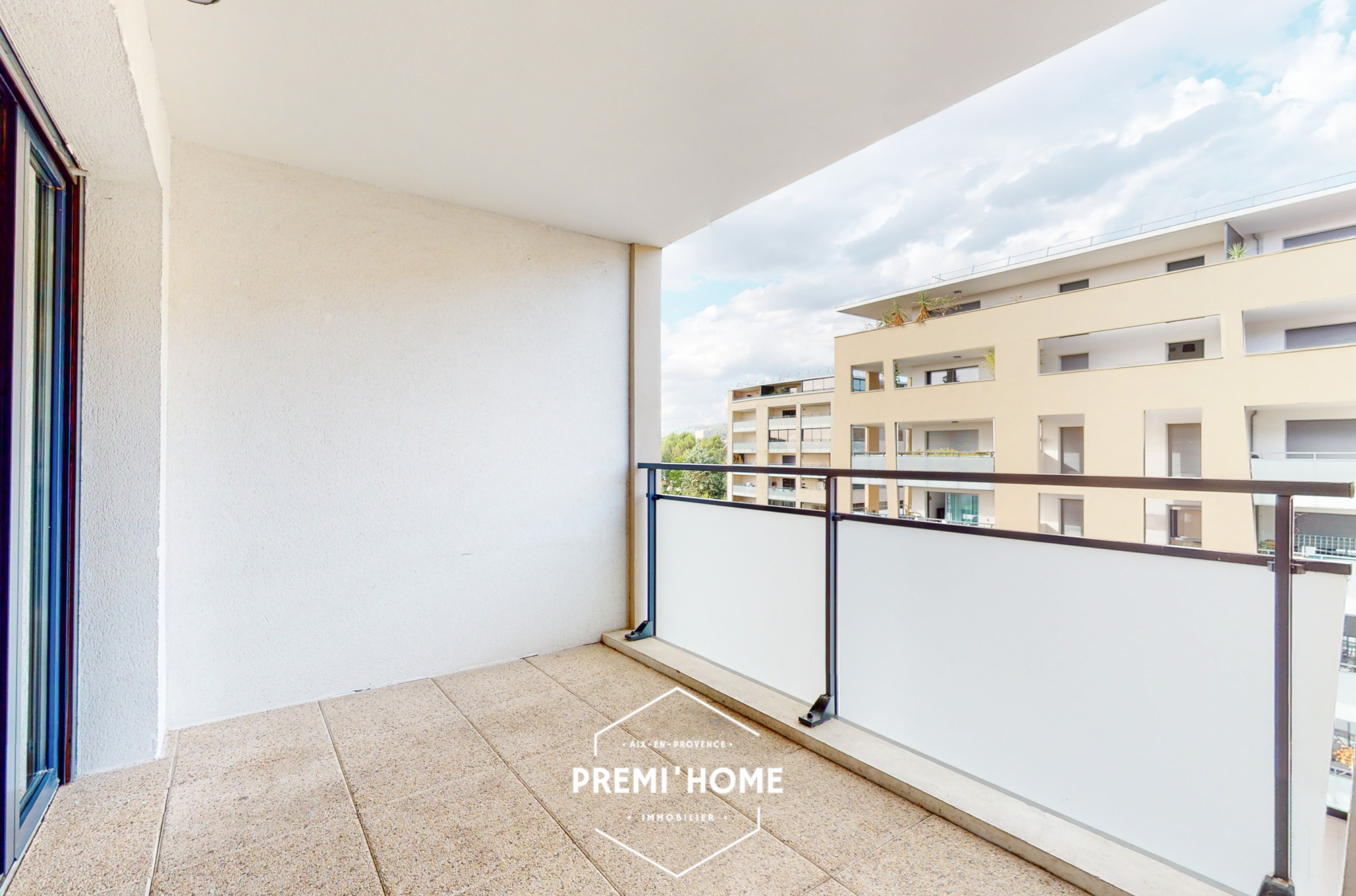 * A VENDRE T2 RECENT PONT DE L’ARC AVEC BOX * AIX EN PROVENC - Premi'home Agence immobilière Aix En Provence