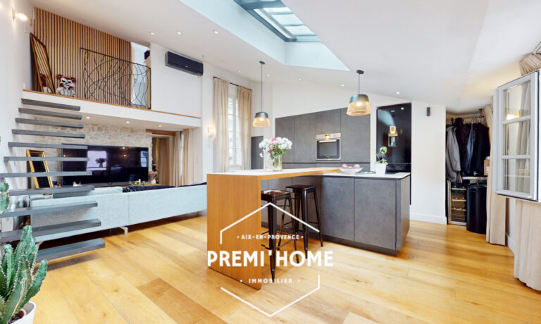 A VENDRE T2/3 DUPLEX RENOVE CENTRE VILLE AIX EN PROVENCE - Premi'home Agence immobilière Aix En Provence