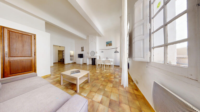 1 pièces 44 m2 T1 CENTRE VILLE HISTORIQUE AIX EN PROVENCE - Premi'home Agence immobilière Aix En Provence