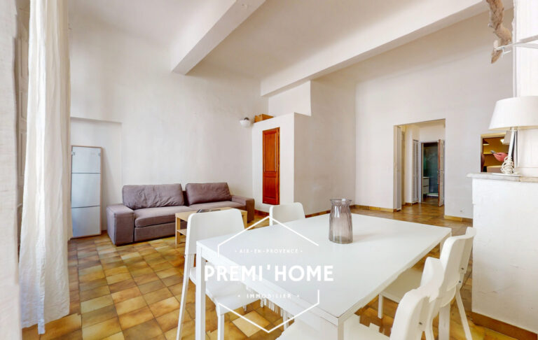 A VENDRE GRAND STUDIO CENTRE HISTORIQUE AIX EN PROVENCE - Premi'home Agence immobilière Aix En Provence