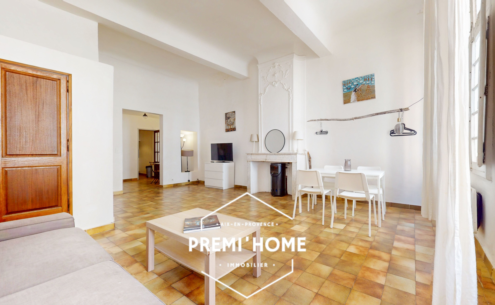 A VENDRE GRAND STUDIO CENTRE HISTORIQUE AIX EN PROVENCE - Premi'home Agence immobilière Aix En Provence