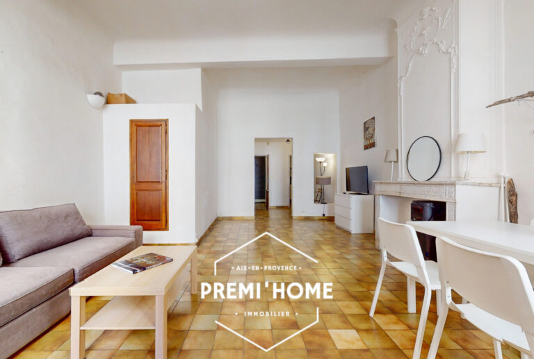 A VENDRE GRAND STUDIO CENTRE HISTORIQUE AIX EN PROVENCE - Premi'home Agence immobilière Aix En Provence