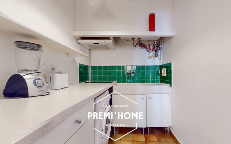 A VENDRE GRAND STUDIO CENTRE HISTORIQUE AIX EN PROVENCE - Premi'home Agence immobilière Aix En Provence