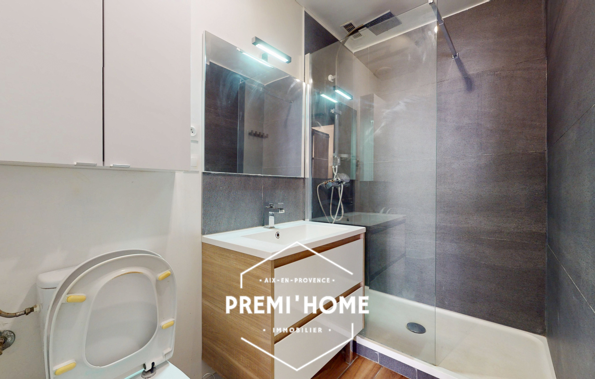 A VENDRE GRAND STUDIO CENTRE HISTORIQUE AIX EN PROVENCE - Premi'home Agence immobilière Aix En Provence