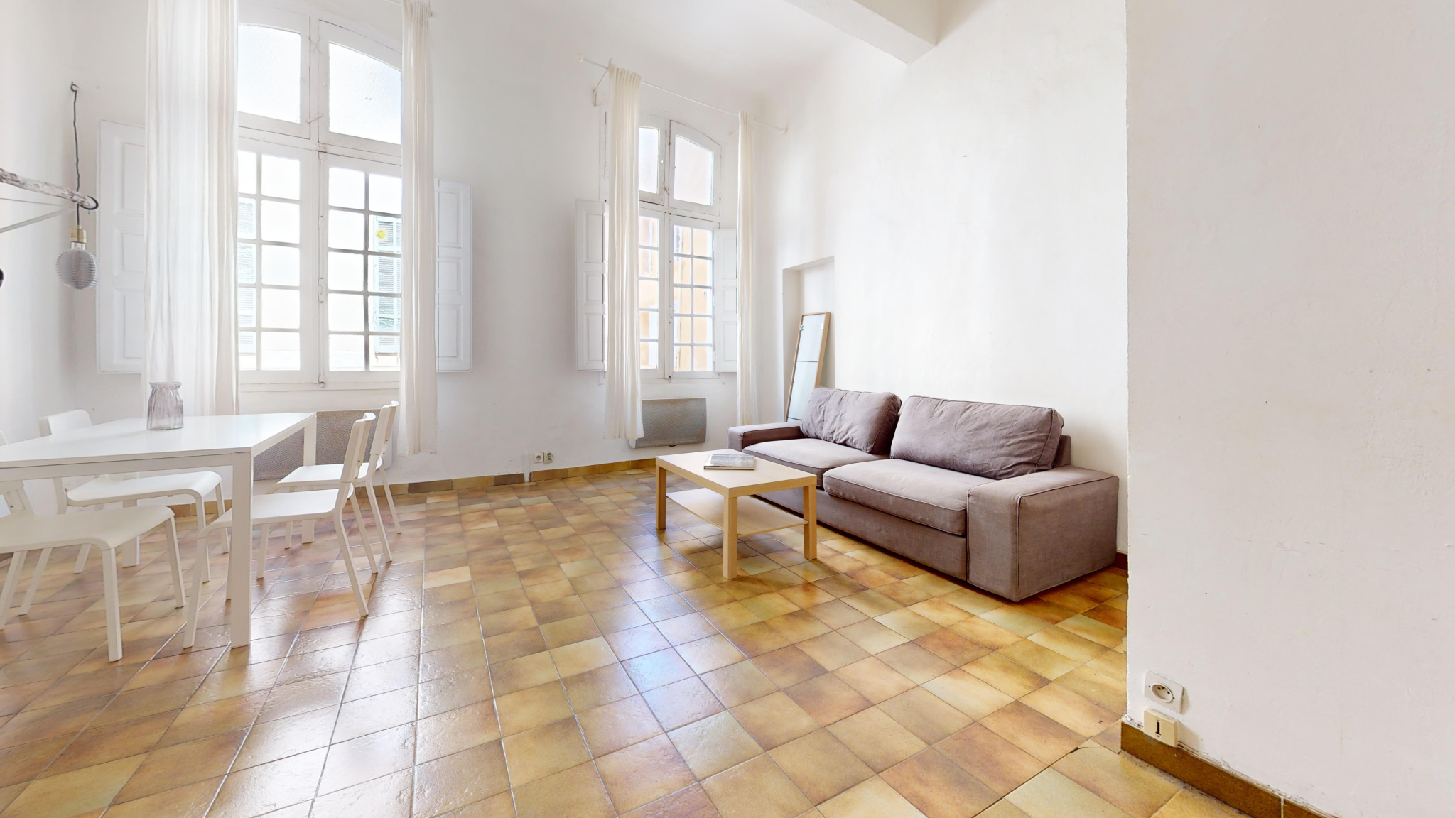 1 pièces 44 m2 T1 CENTRE VILLE HISTORIQUE AIX EN PROVENCE - Premi'home Agence immobilière Aix En Provence