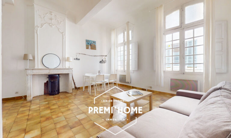 A VENDRE GRAND STUDIO CENTRE HISTORIQUE AIX EN PROVENCE - Premi'home Agence immobilière Aix En Provence