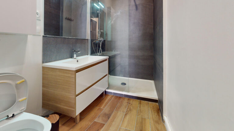 1 pièces 44 m2 T1 CENTRE VILLE HISTORIQUE AIX EN PROVENCE - Premi'home Agence immobilière Aix En Provence