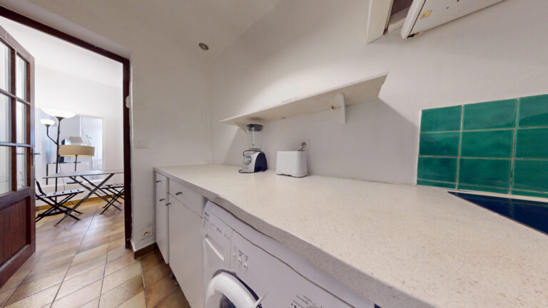 1 pièces 44 m2 T1 CENTRE VILLE HISTORIQUE AIX EN PROVENCE - Premi'home Agence immobilière Aix En Provence