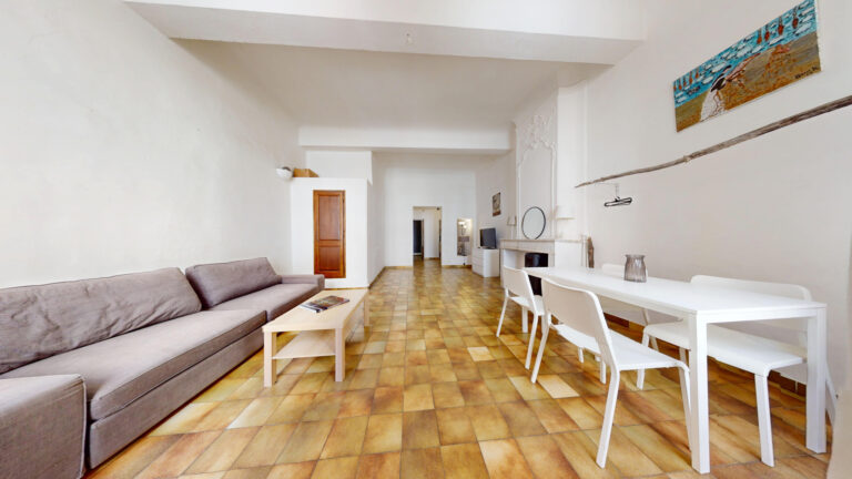1 pièces 44 m2 T1 CENTRE VILLE HISTORIQUE AIX EN PROVENCE - Premi'home Agence immobilière Aix En Provence