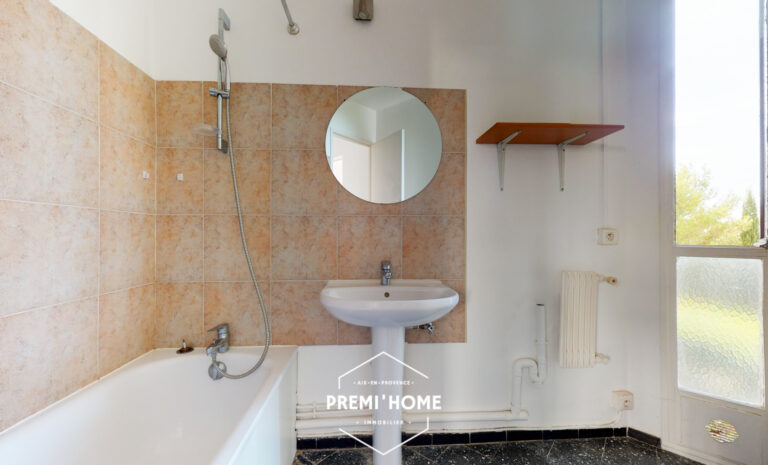 * T3 PETIT NICE * 1ER ETAGE * - Premi'home Agence immobilière Aix En Provence