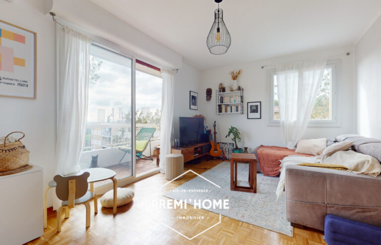 * T3 DERNIER ETAGE RENOVE AIX NORD EST * - Premi'home Agence immobilière Aix En Provence