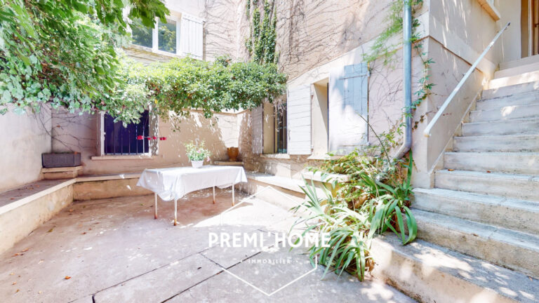 A VENDRE MAISON 190M2 SALON DE PROVENCE - Premi'home Agence immobilière Aix En Provence