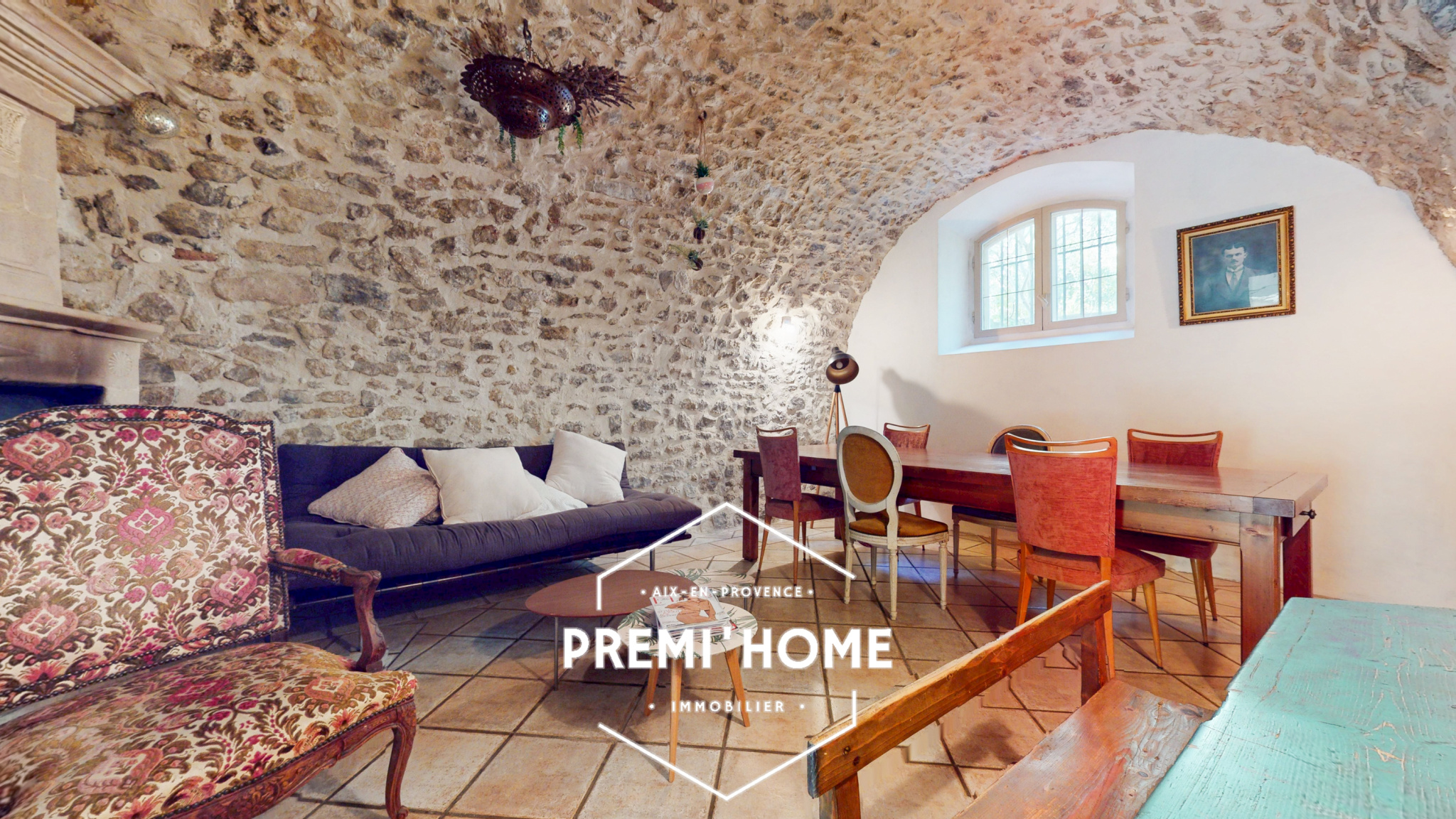 Maison de village en R+3 avec cour et terrasse Aureille - Premi'home Agence immobilière Aix En Provence