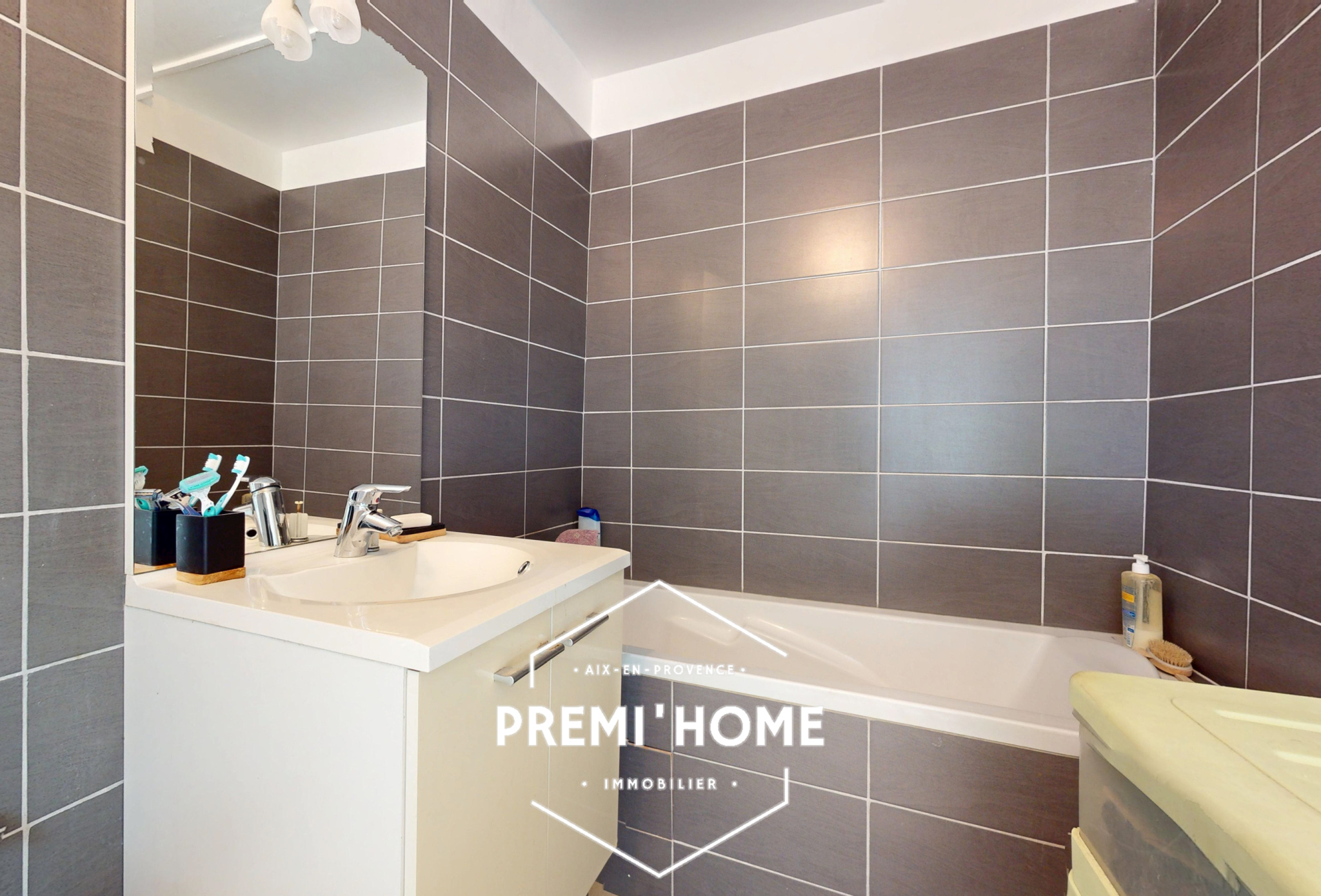 A VENDRE T2 DUPLEX AIX CENTRE HISTORIQUE - Premi'home Agence immobilière Aix En Provence