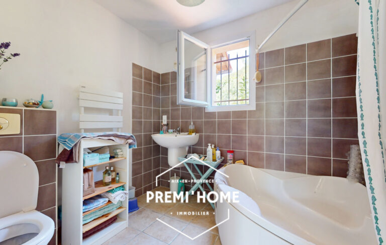 A VENDRE MAISON 190M2 SALON DE PROVENCE - Premi'home Agence immobilière Aix En Provence