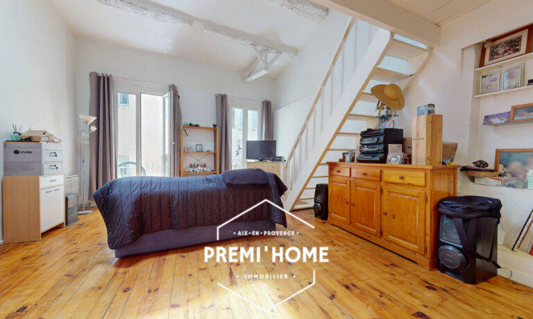 A VENDRE T2 DUPLEX AIX CENTRE HISTORIQUE - Premi'home Agence immobilière Aix En Provence