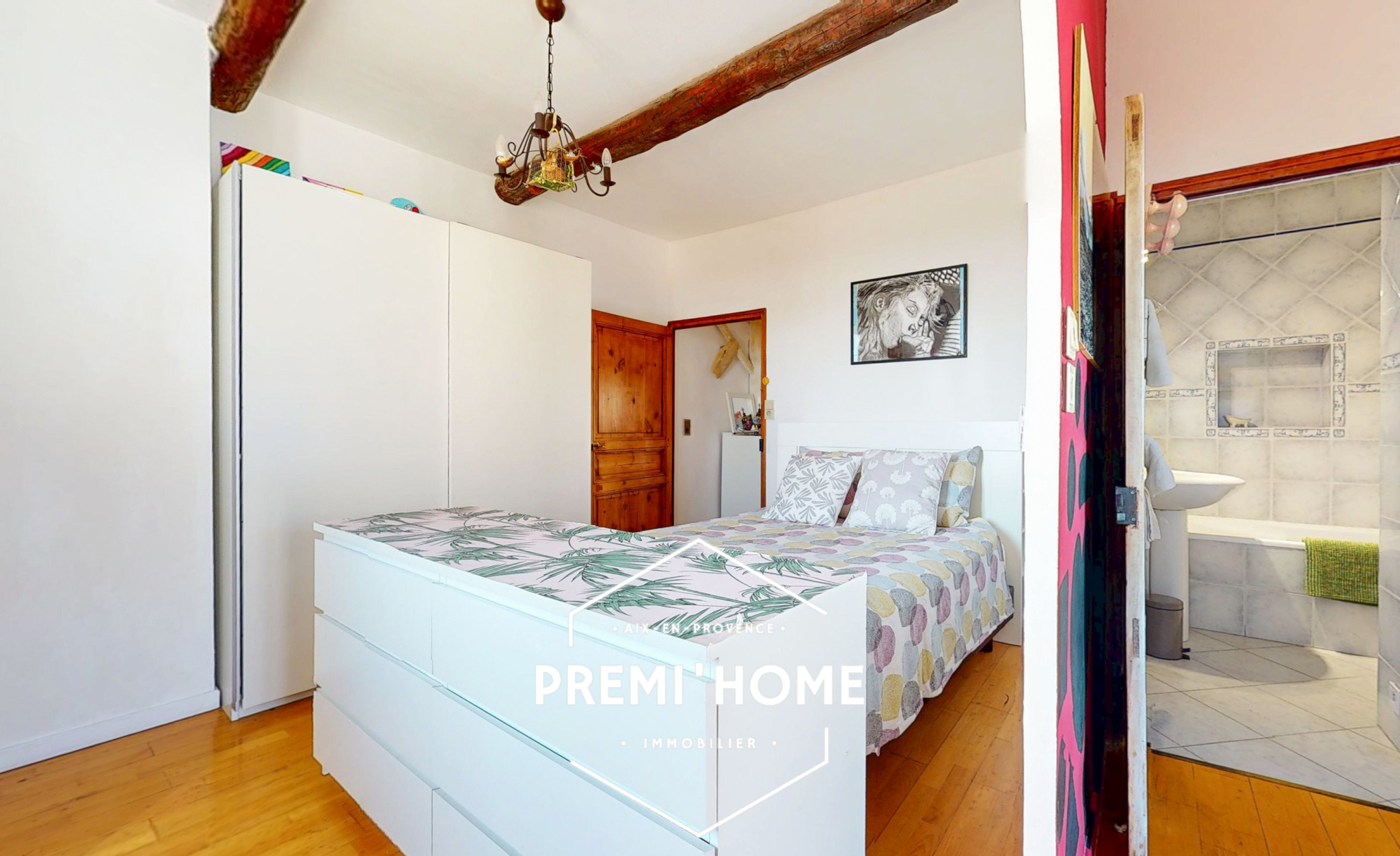 Maison de village en R+3 avec cour et terrasse Aureille - Premi'home Agence immobilière Aix En Provence