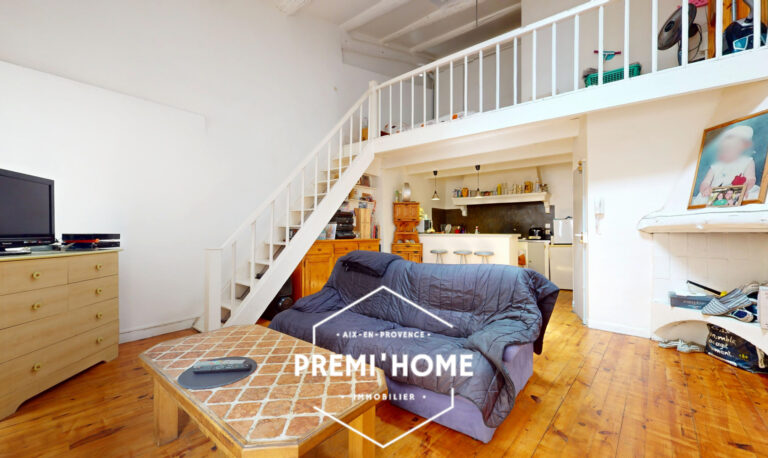 A VENDRE T2 DUPLEX AIX CENTRE HISTORIQUE - Premi'home Agence immobilière Aix En Provence