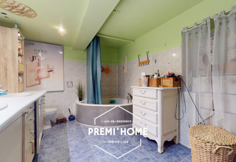 A VENDRE MAISON PISCINE + STUDIO A MIRAMAS - Premi'home Agence immobilière Aix En Provence