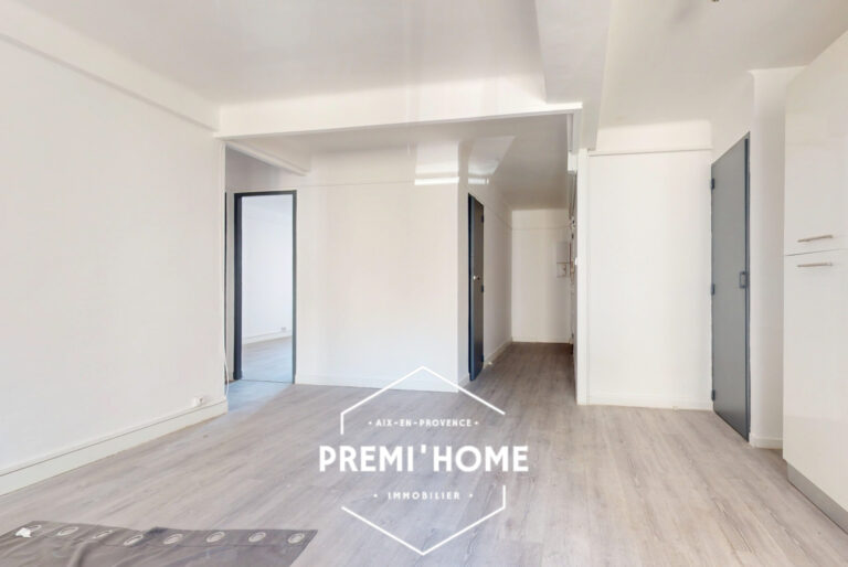T3  AVEC BALCON MARSEILLE 13003 - Premi'home Agence immobilière Aix En Provence