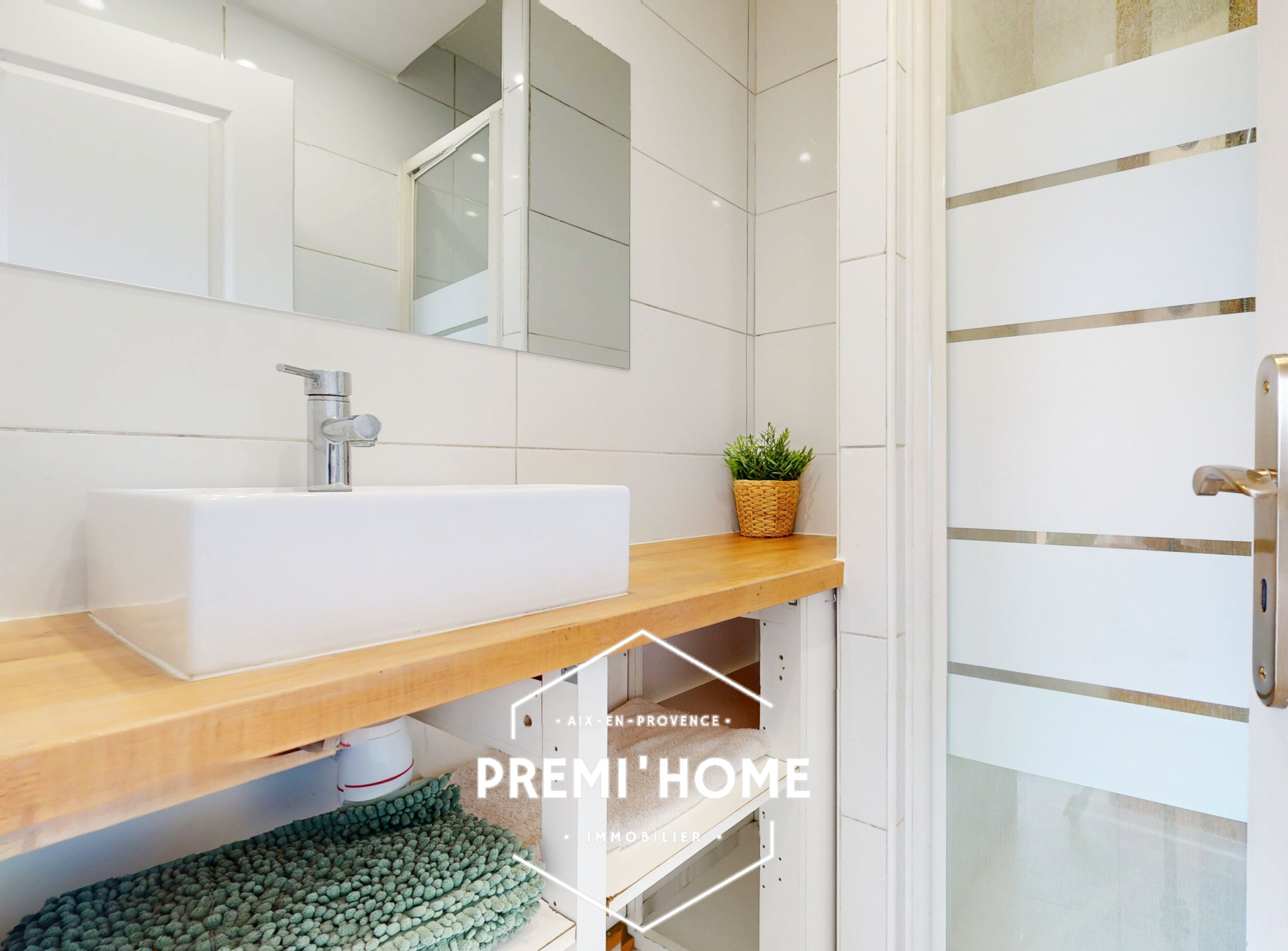 A VENDRE STUDIO RENOVE AIX EN PROVENCE GARE ROUTIERE - Premi'home Agence immobilière Aix En Provence
