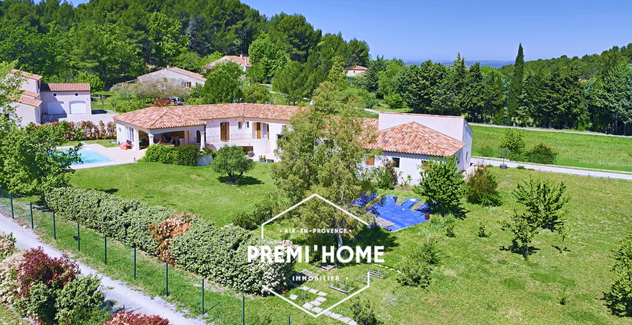 A VENDRE MAISON RECENTE 6 CHAMBRES SIMIANE COLLONGUE - Premi'home Agence immobilière Aix En Provence