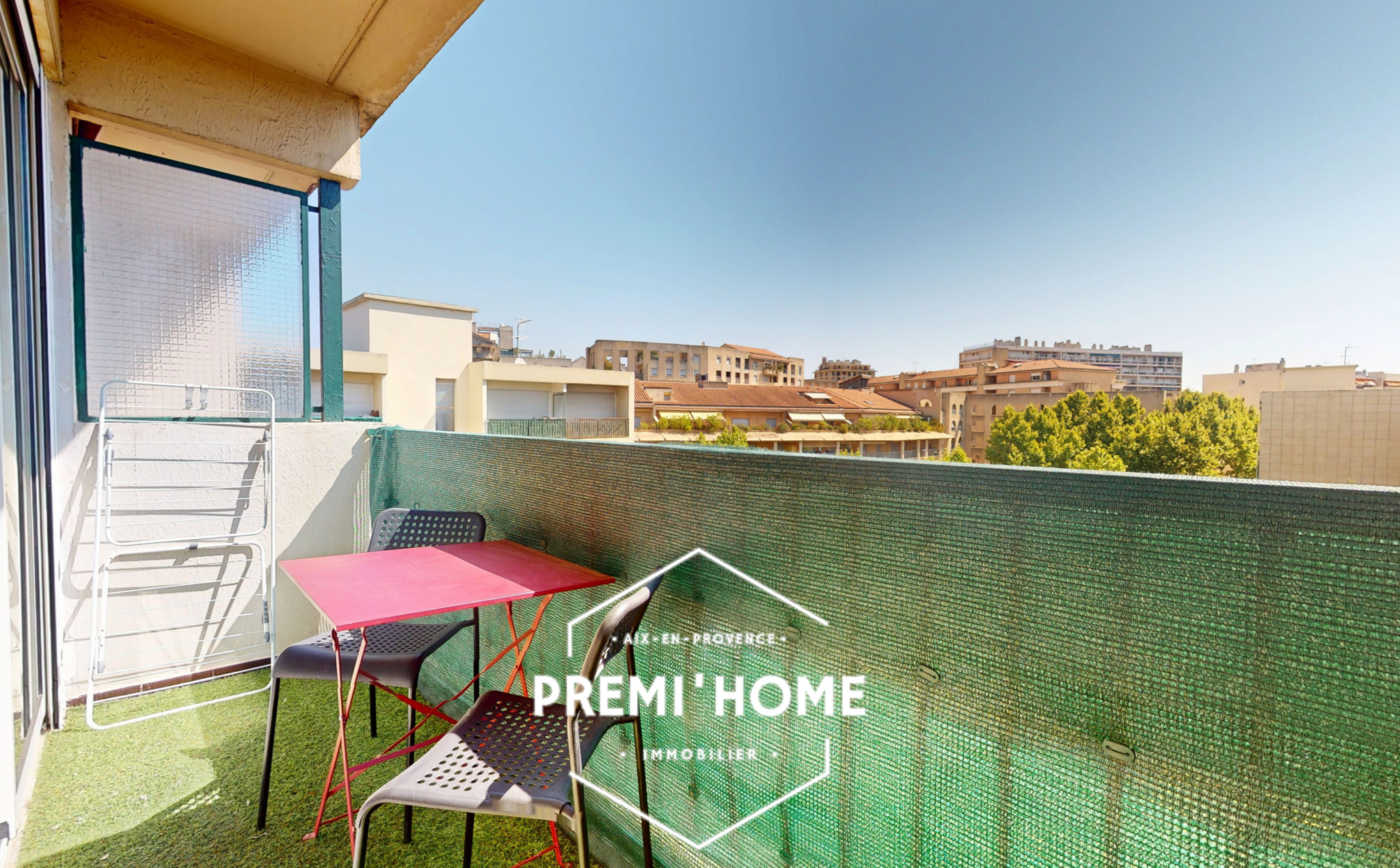 A VENDRE STUDIO RENOVE AIX EN PROVENCE GARE ROUTIERE - Premi'home Agence immobilière Aix En Provence