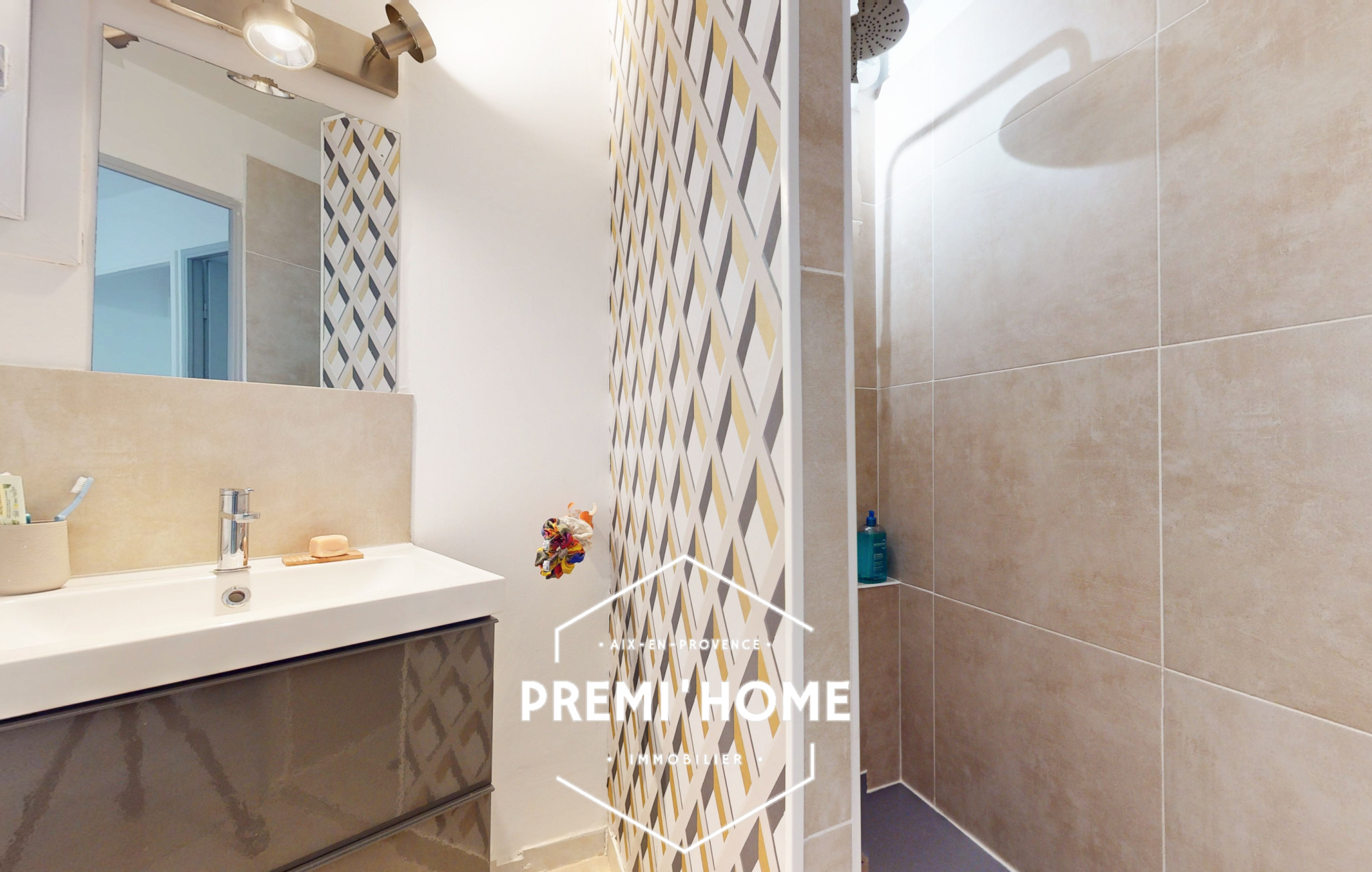A VENDRE T2 AVEC JARDIN AIX LES MILLES - Premi'home Agence immobilière Aix En Provence