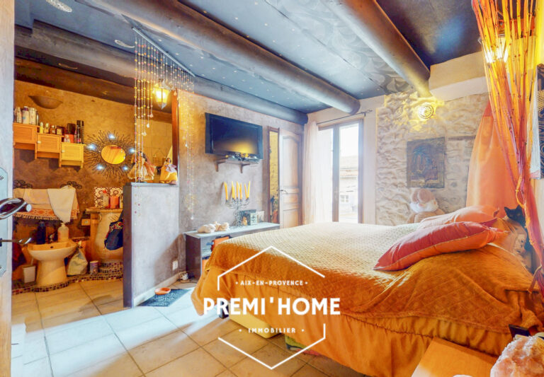 MAISON A VENDRE SENAS 4 PIÈCES EN R+2 AVEC GARAGE ET TERRASS - Premi'home Agence immobilière Aix En Provence
