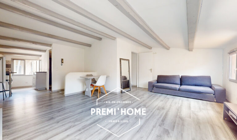 A VENDRE T1/2 AVEC TERRASSE CENTRE HISTORIQUE AIX - Premi'home Agence immobilière Aix En Provence