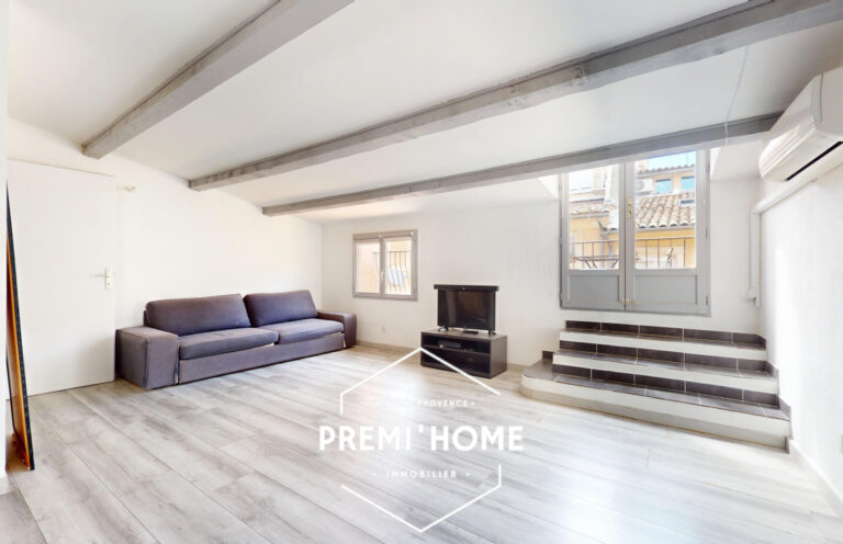 A VENDRE T1/2 AVEC TERRASSE CENTRE HISTORIQUE AIX - Premi'home Agence immobilière Aix En Provence