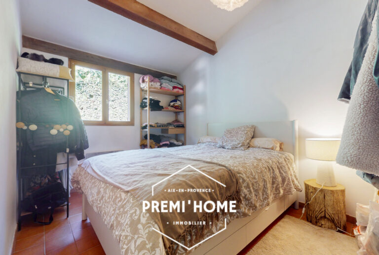 T2 REZ DE JARDIN MAISON AVEC TERRASSE ET PARKING CENTRE LUYN - Premi'home Agence immobilière Aix En Provence