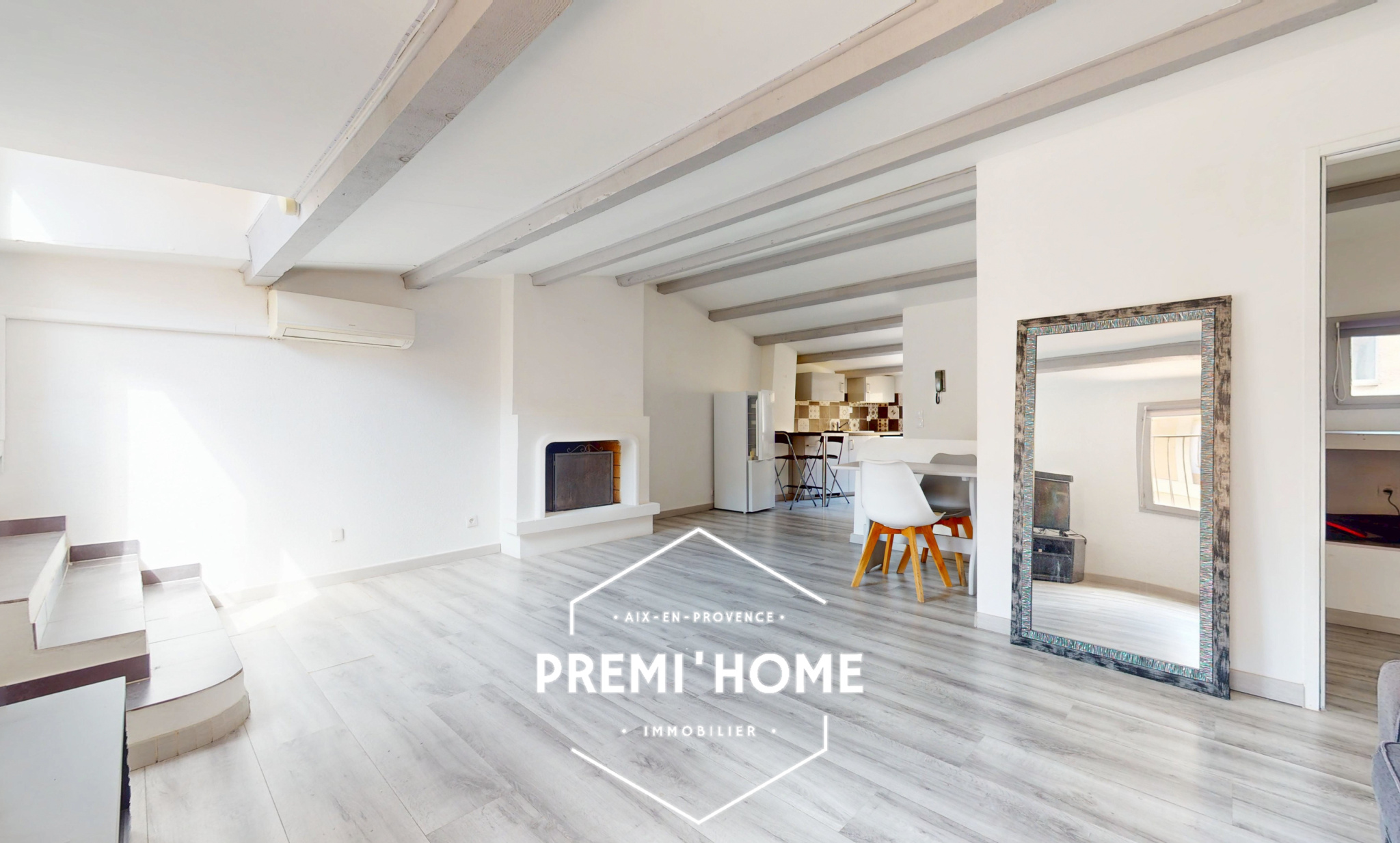 A VENDRE T1/2 AVEC TERRASSE CENTRE HISTORIQUE AIX - Premi'home Agence immobilière Aix En Provence