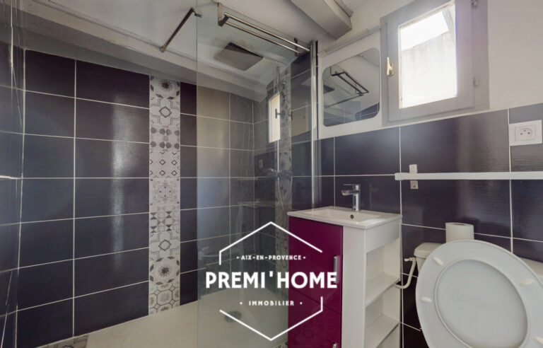 A VENDRE T1/2 AVEC TERRASSE CENTRE HISTORIQUE AIX - Premi'home Agence immobilière Aix En Provence