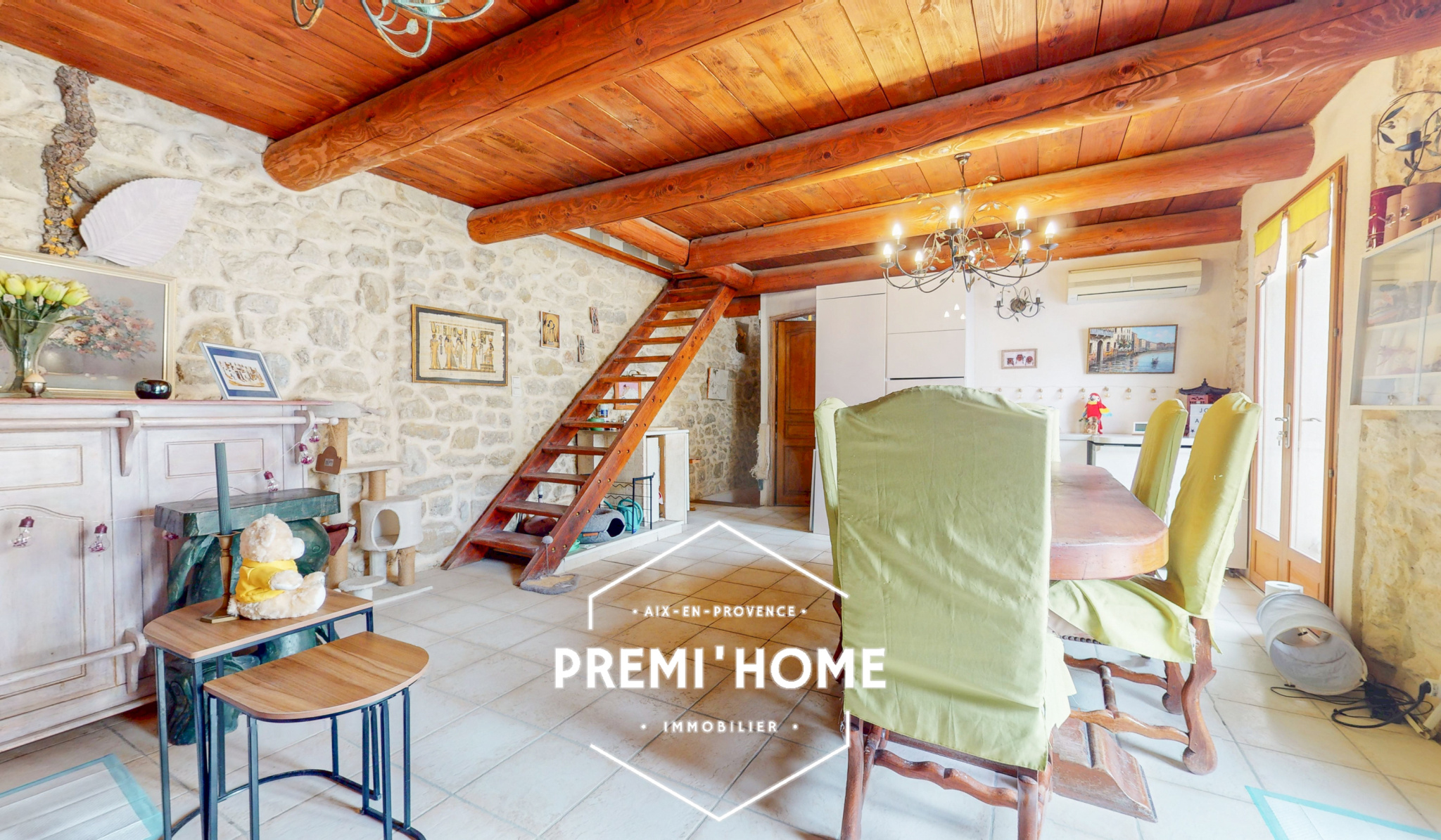 MAISON A VENDRE SENAS 4 PIÈCES EN R+2 AVEC GARAGE ET TERRASS - Premi'home Agence immobilière Aix En Provence