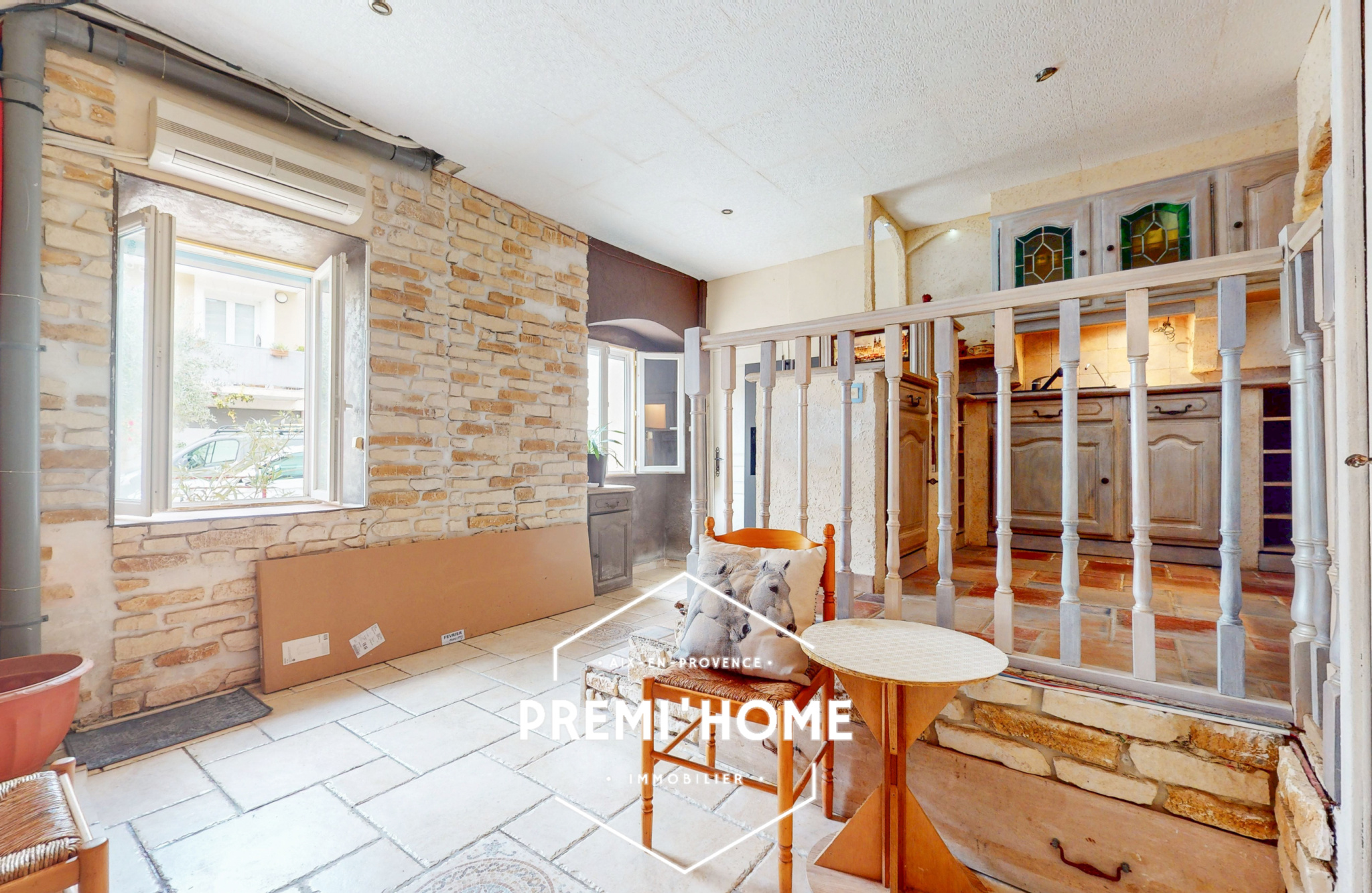 MAISON A VENDRE SENAS 4 PIÈCES EN R+2 AVEC GARAGE ET TERRASS - Premi'home Agence immobilière Aix En Provence