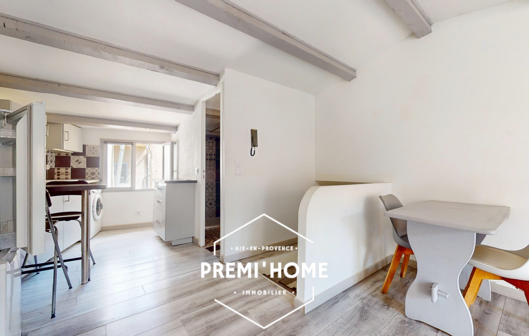 A VENDRE T1/2 AVEC TERRASSE CENTRE HISTORIQUE AIX - Premi'home Agence immobilière Aix En Provence