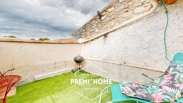 MAISON A VENDRE SENAS 4 PIÈCES EN R+2 AVEC GARAGE ET TERRASS - Premi'home Agence immobilière Aix En Provence